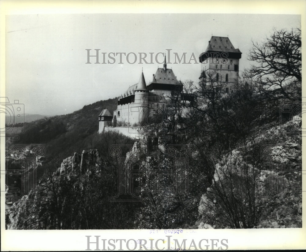 1981 Press Photo The Karlstejn Castle, Gothic structure near Prague - Historic Images