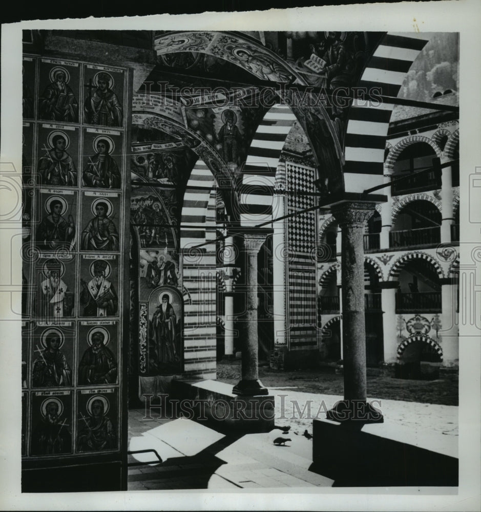 1962 Press Photo Gothic-like arches at Bulgaria's Rila Monastery - Historic Images