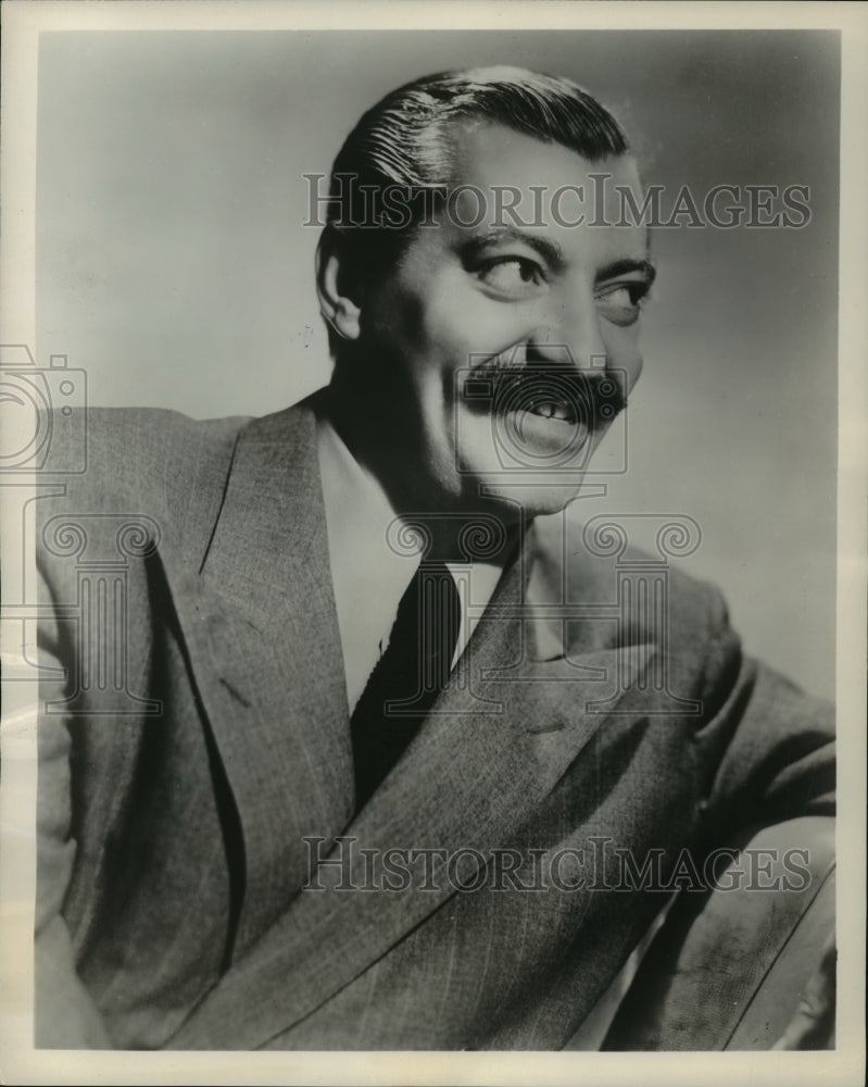 1956 Press Photo Jerry Colonna, ringmaster on the new &quot;Super Circus&quot; - Historic Images