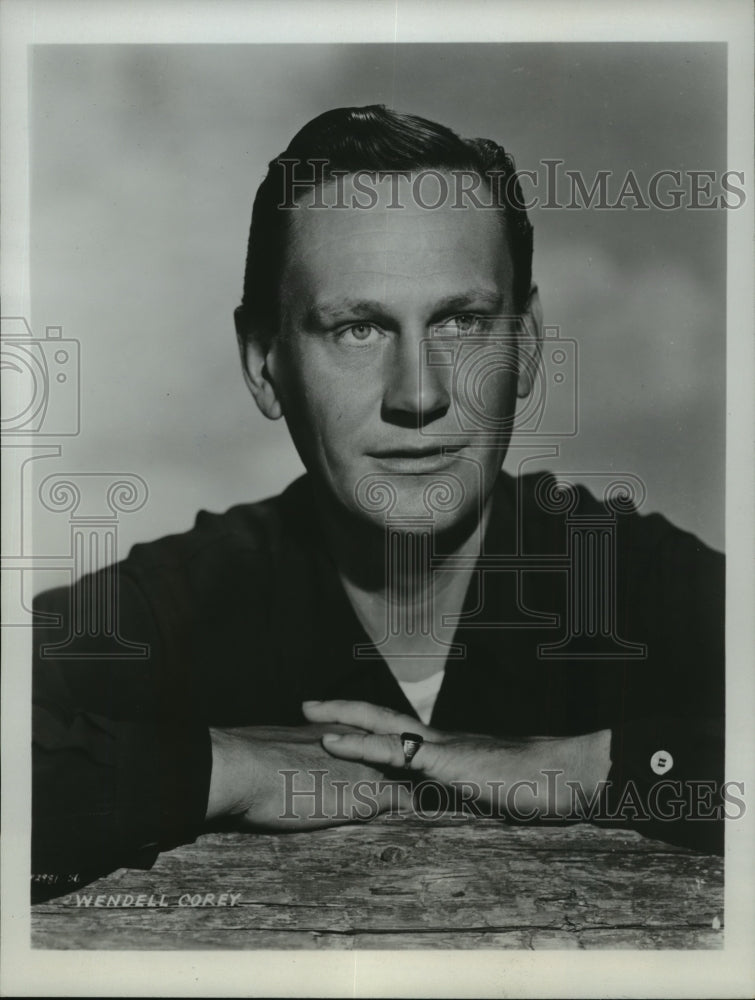 1953 Press Photo Wendell Corey stars on &quot;The Backbone of America&quot; - Historic Images