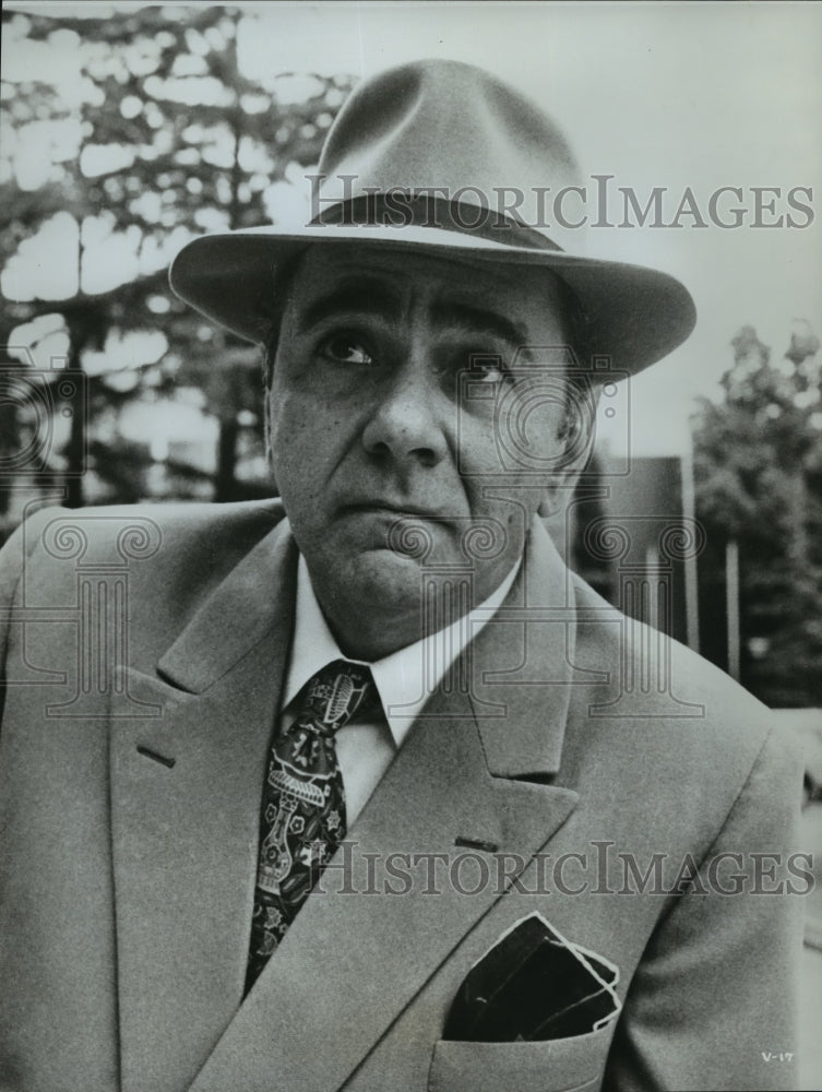 1982 Press Photo Michael Constantine Starring in "Voyage of the Damned" - Historic Images