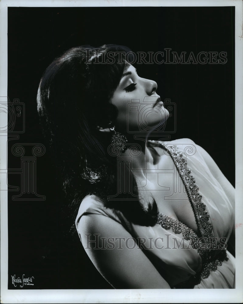 Press Photo Christine Corelli goes from singer to star of night clubs - Historic Images