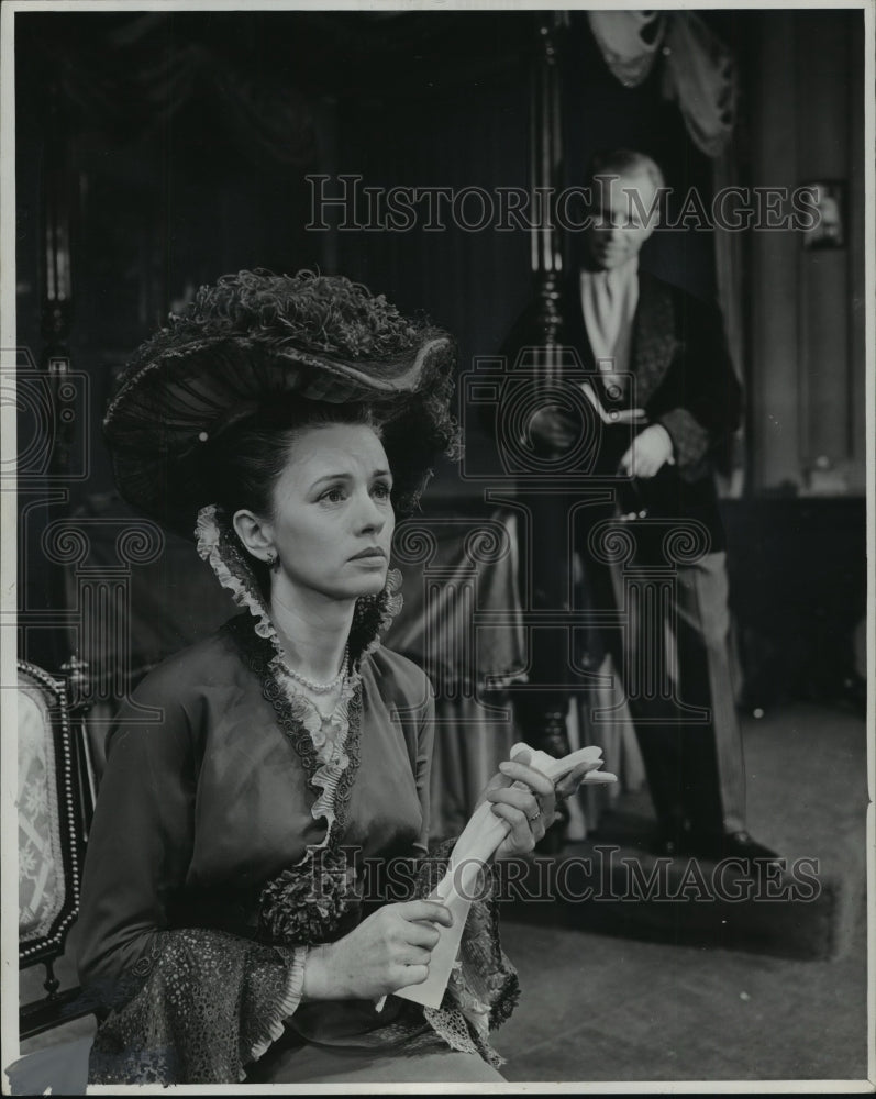 1953 Press Photo Hume Cronyn and Jessica Tandy in "The Fourposter" Play - Historic Images