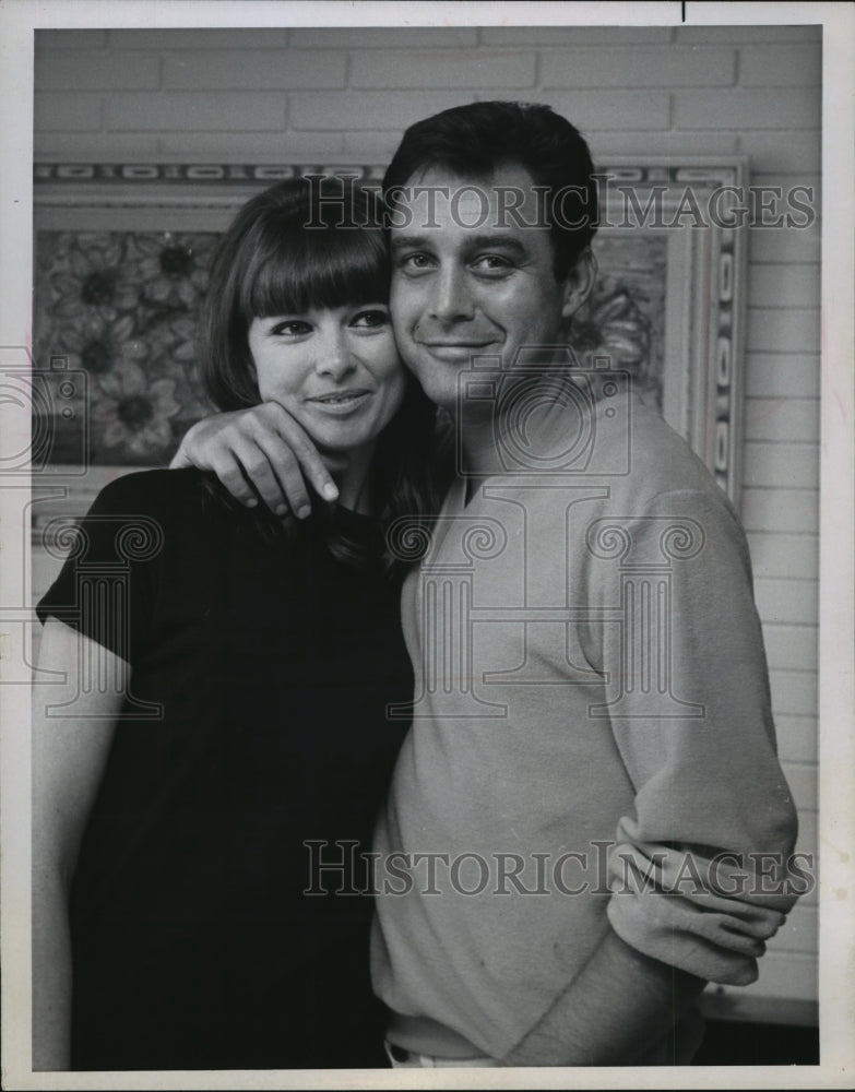 1966 Press Photo Michael Callan, Actor, and His Wife at Beverly Hills House - Historic Images