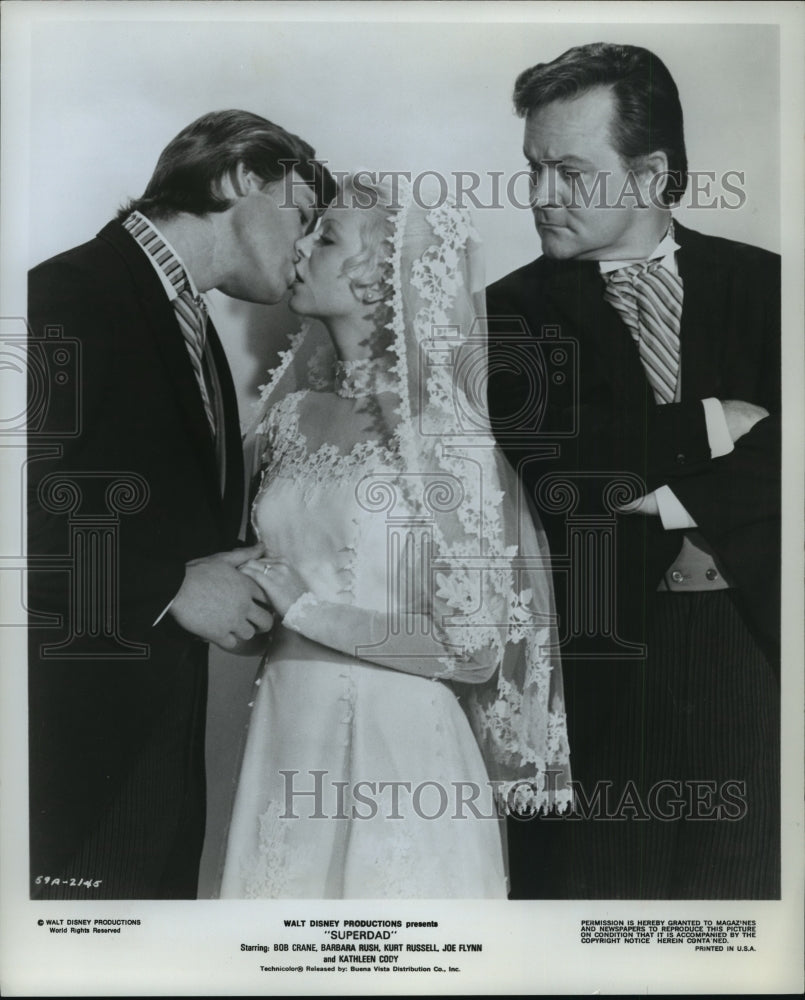 1974 Press Photo Bob Crane, Kathleen Cody, and Kurt Russell in &quot;Superdad&quot;-Historic Images