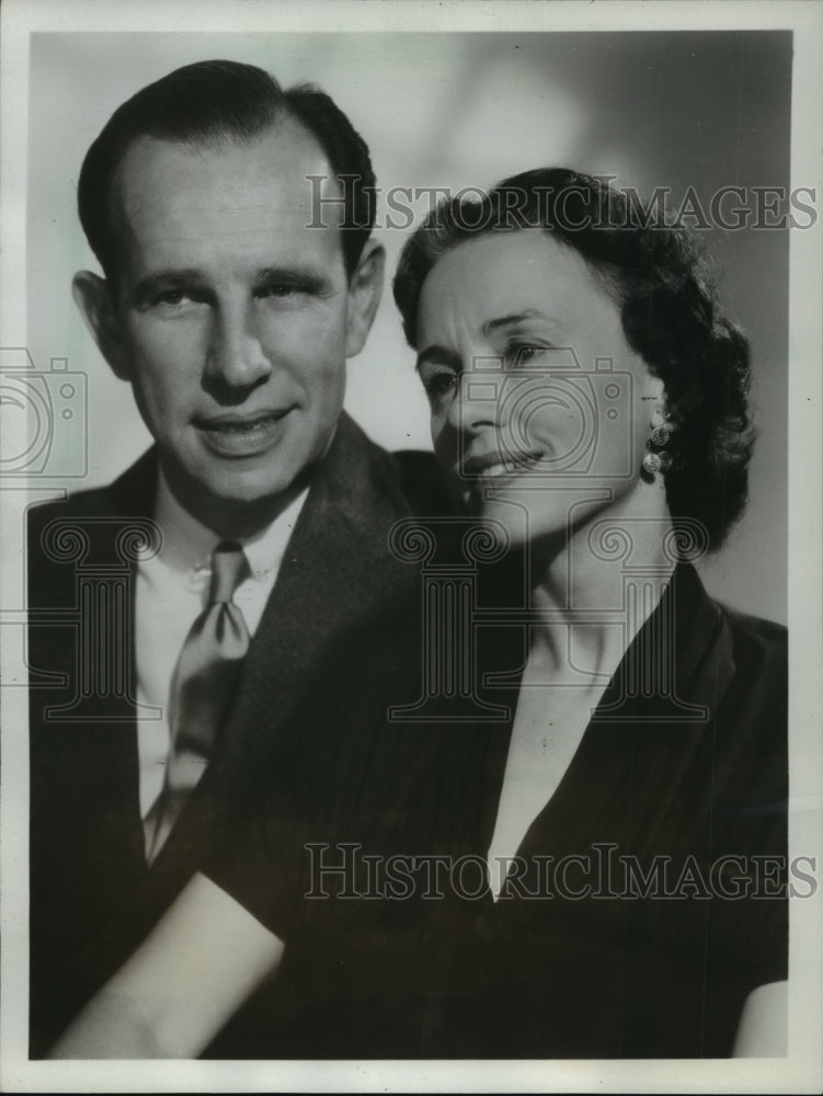 1955 Press Photo Hume Cronyn and Jessica Tandy in &quot;The Fourposter&quot; - Historic Images