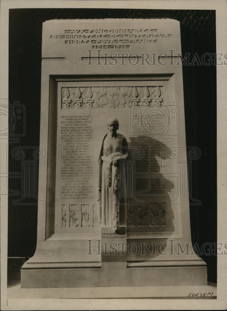 1926 Press Photo View of war memorial in court of Ministry of Interior in Paris - Historic Images
