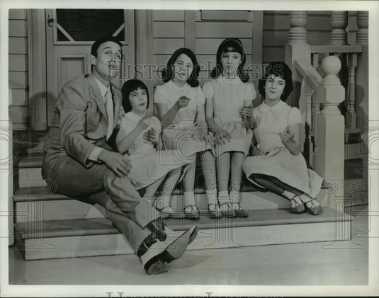 1964 Press Photo Jimmy Dean-Actor and Singer-Joined by Four Singing Guests - Historic Images