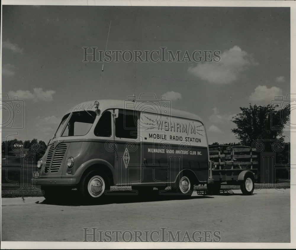 1951 Press Photo Milwaukee Radio Amateurs' Club Mobile Radio Station Van - Historic Images