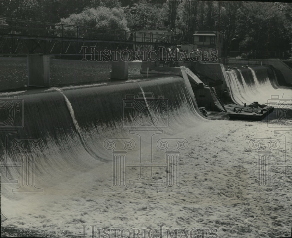 1949 Press Photo View of the North ave dam at the Milwaukee River - Historic Images