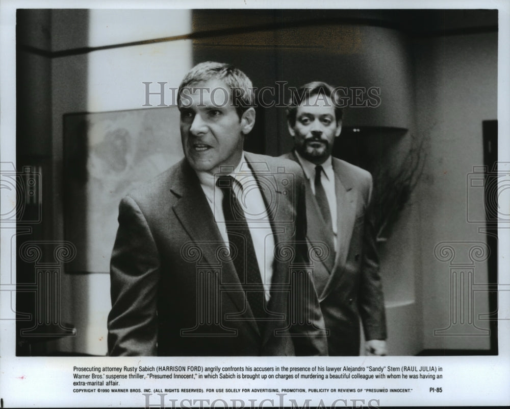 1990 Press Photo Harrison Ford and Raul Julia Star in &quot;Presumed Innocent&quot; - Historic Images