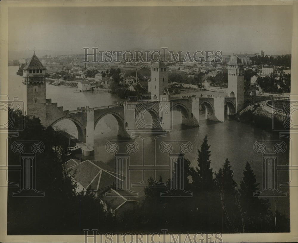 1927 Press Photo Centuries Old French Bridge Between Vanentre and Cahors - Historic Images