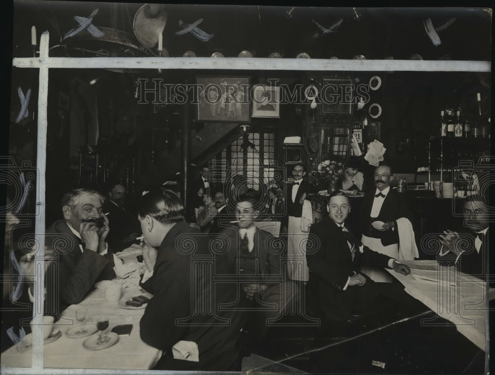 1927 Press Photo Paris, France Cafes - Historic Images