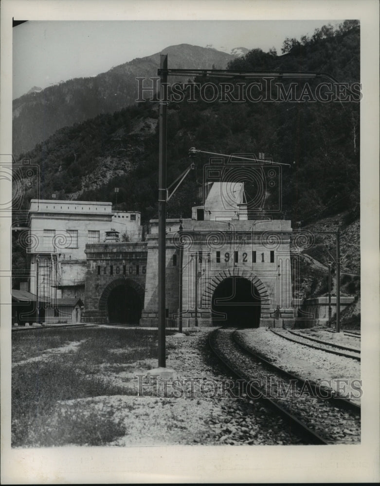 Press Photo Entrance to Double Track Simplon Tunnel at Brig in Valais - Historic Images