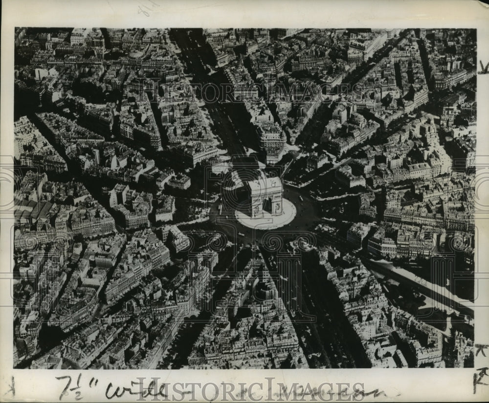 1953 Press Photo Star of Paris Radiates from Central Circle in Paris, France - Historic Images