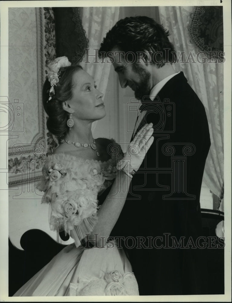 1988 Press Photo Sam Waterston and Mary Tyler Moore in &quot;Gore Vidal&#39;s Lincoln&quot; - Historic Images