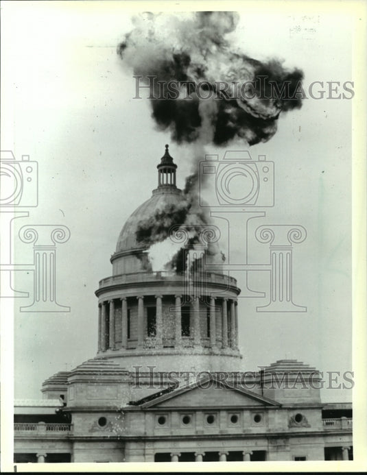 1986 Press Photo Domestic Terrorist Attack in the Movie "Under Siege" - Historic Images