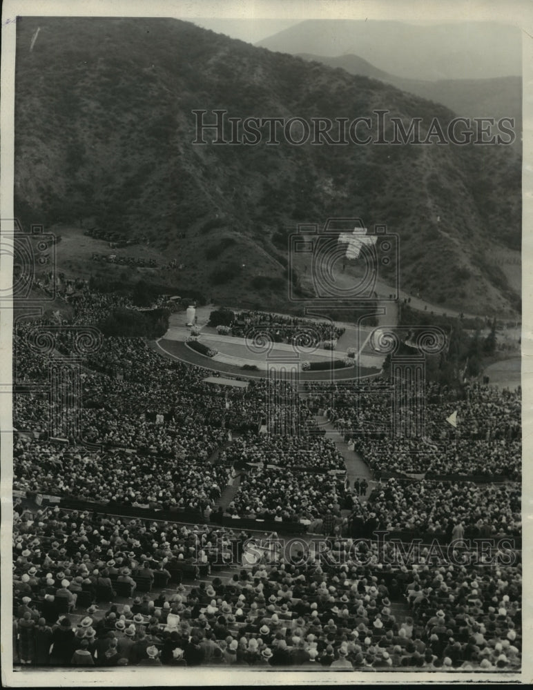 1929 Press Photo Dawn of Easter Service at the Hollywood Bowl Mt. Rubidoux Cross-Historic Images