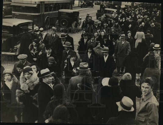 1933 Press Photo Downtown Milwaukee Shopping Crowd - Historic Images