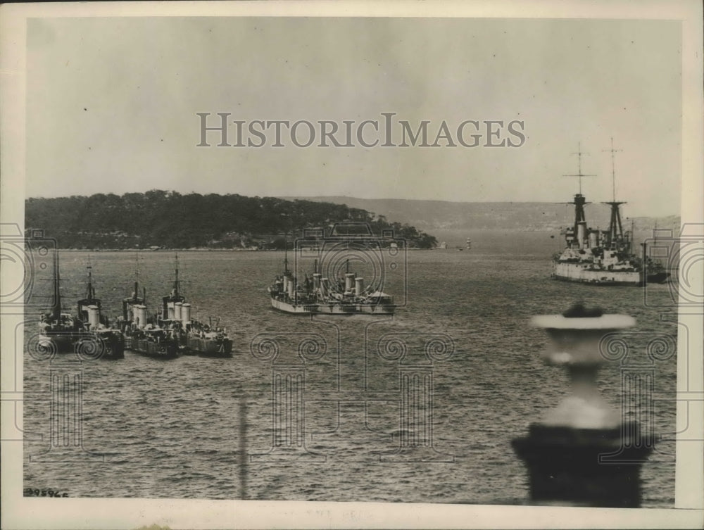 1925 Press Photo Destroyers and Flagship &quot;Australia&quot; in Sydney Harbor-Historic Images