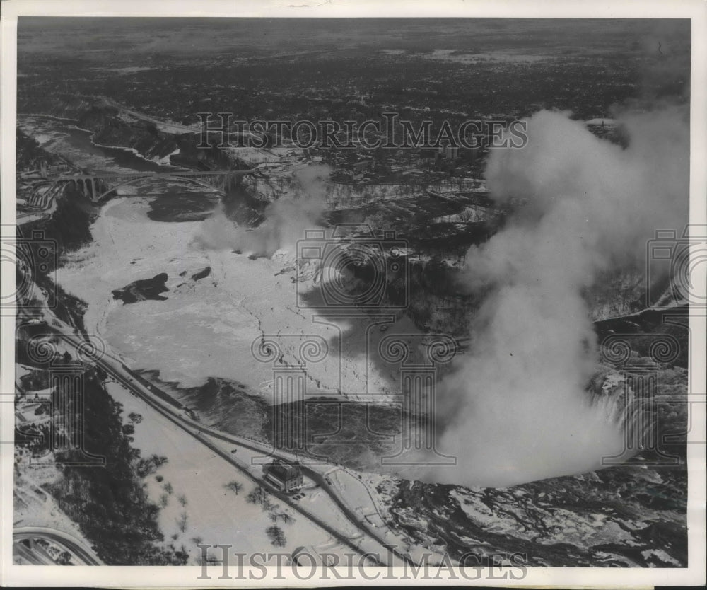 1954 Press Photo Ice Bridge at Niagara Falls, Horseshoe Falls to Rainbow Bridge-Historic Images