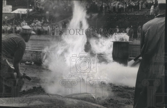 1958 Press Photo Fuel Drum Exploded After a Stock Car Race at State Fair Park - Historic Images