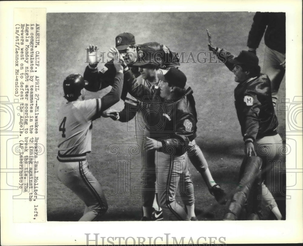 1987 Press Photo Milwaukee Brewers Baseball Paul Molitor Congratulated by Team- Historic Images