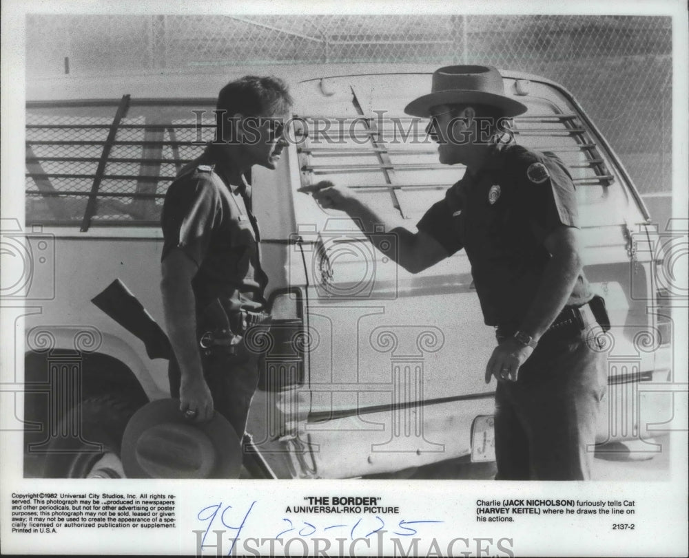 1982 Press Photo Harvey Keitel and Jack Nicholson in &quot;The Border&quot; - mjx29476-Historic Images
