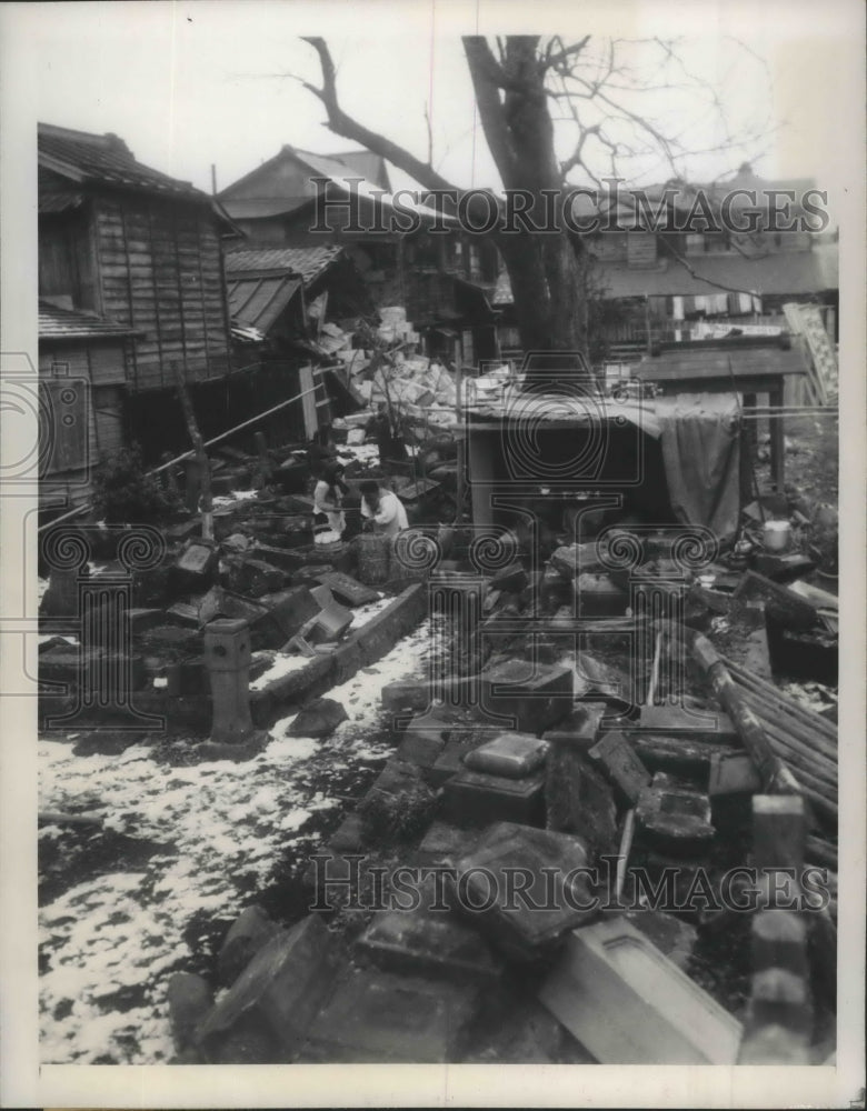 1950 Press Photo Cemetery in Imaichi, Japan after an earthquake - mjx29828- Historic Images