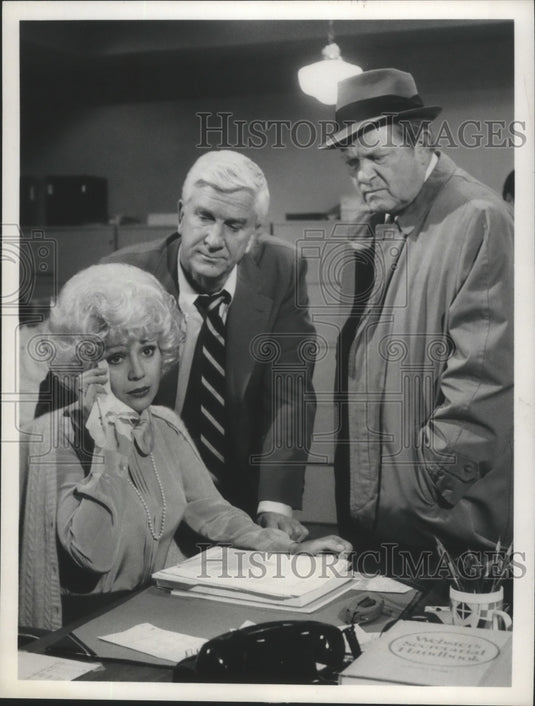 1982 Press Photo Leslie Nielsen, Alan North, Kathryn Leigh Scott, "Police Squad"- Historic Images