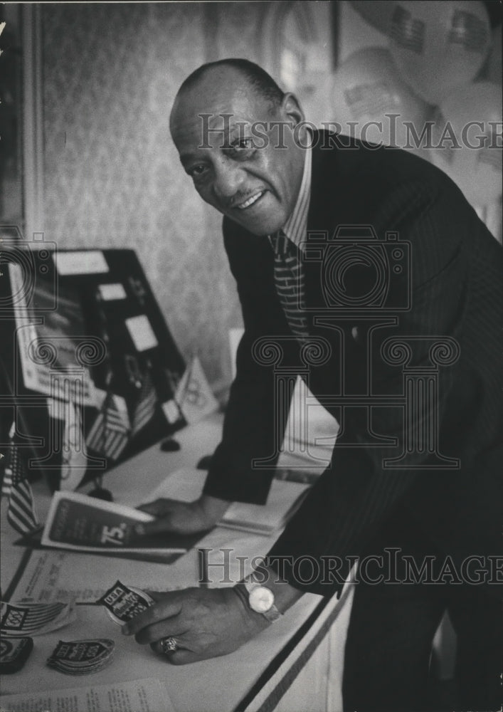 1972 Press Photo Jesse Owens former U.S. track star - Historic Images