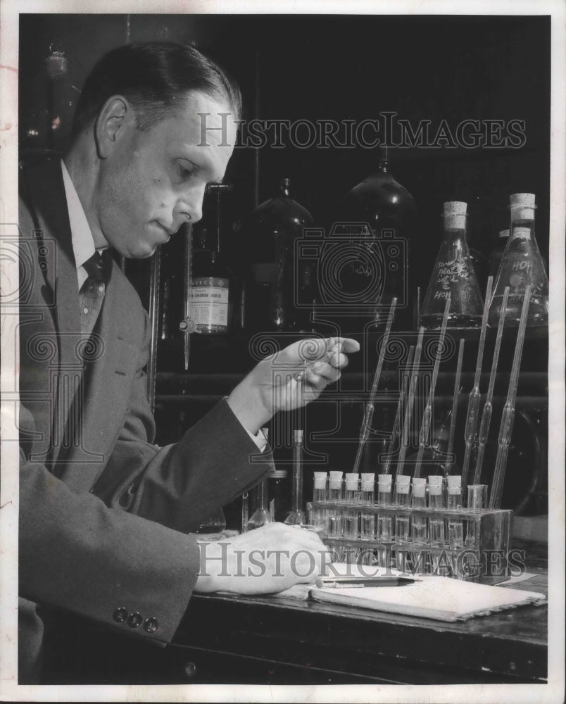 1958 Press Photo Dr. Conrad A. Elvehjem, President of University of Wisconsin - Historic Images