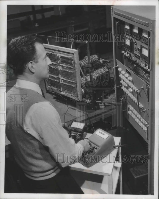1959 Press Photo Robert H. Oppenheim, owner of Milltronics Company - mjx30181-Historic Images
