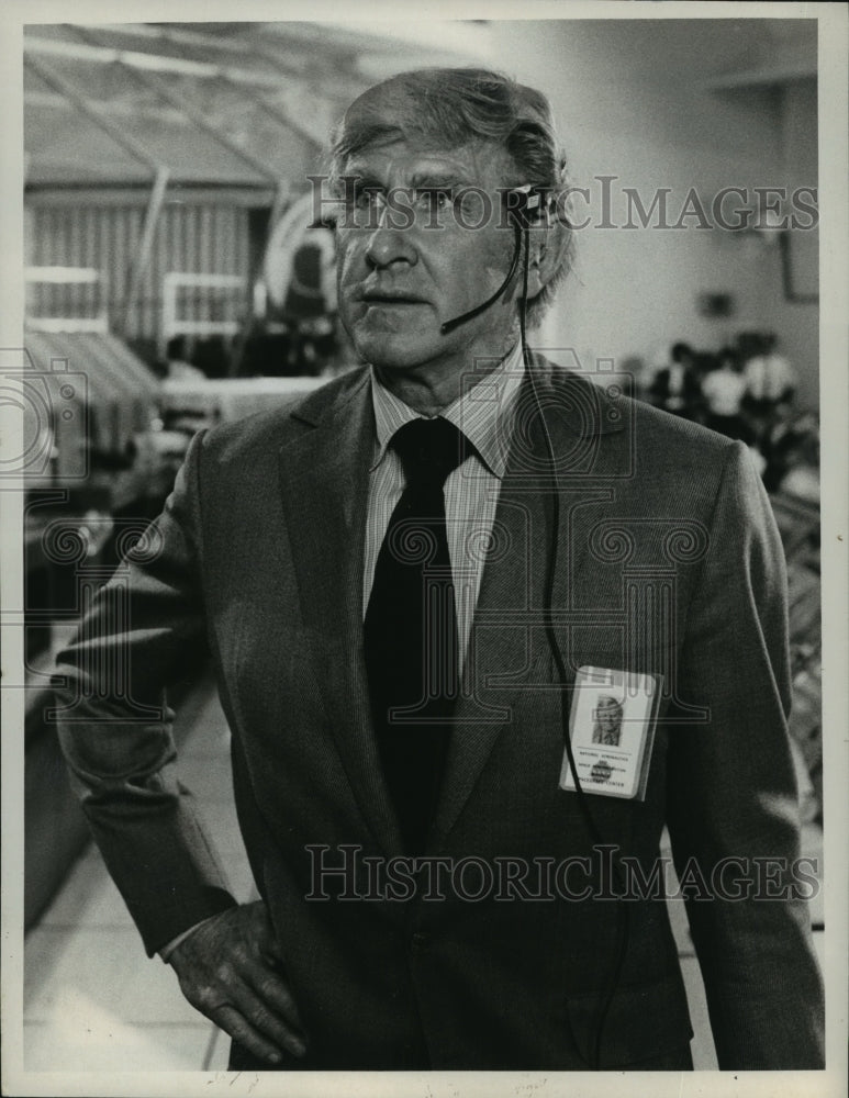 1975 Press Photo Lloyd Bridges Stars in &quot;Stowaway to the Moon&quot; - Historic Images