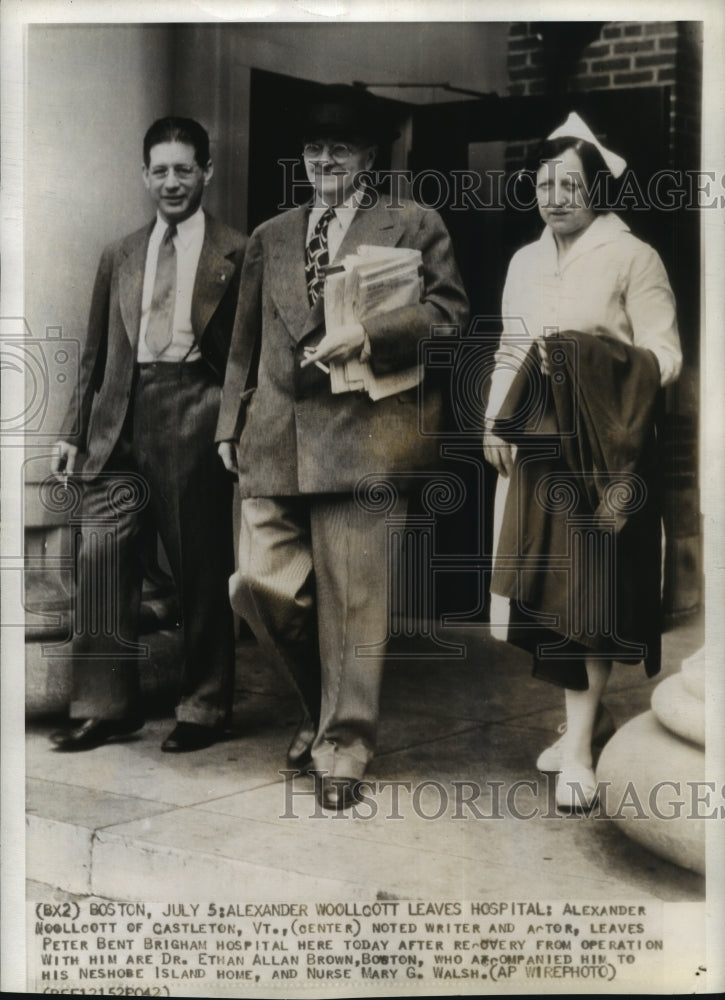 1942 Press Photo Alexander Woolcott, and others at Peter Bent Brigham hospital - Historic Images