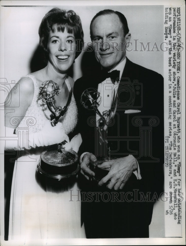 1963 Press Photo Carol Burnett and E.G. Marshall after winning Emmys - mjx31420-Historic Images