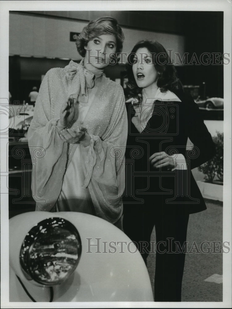 1980 Press Photo Deborah Raffin and Barbi Benton in "For the Love of It"- Historic Images