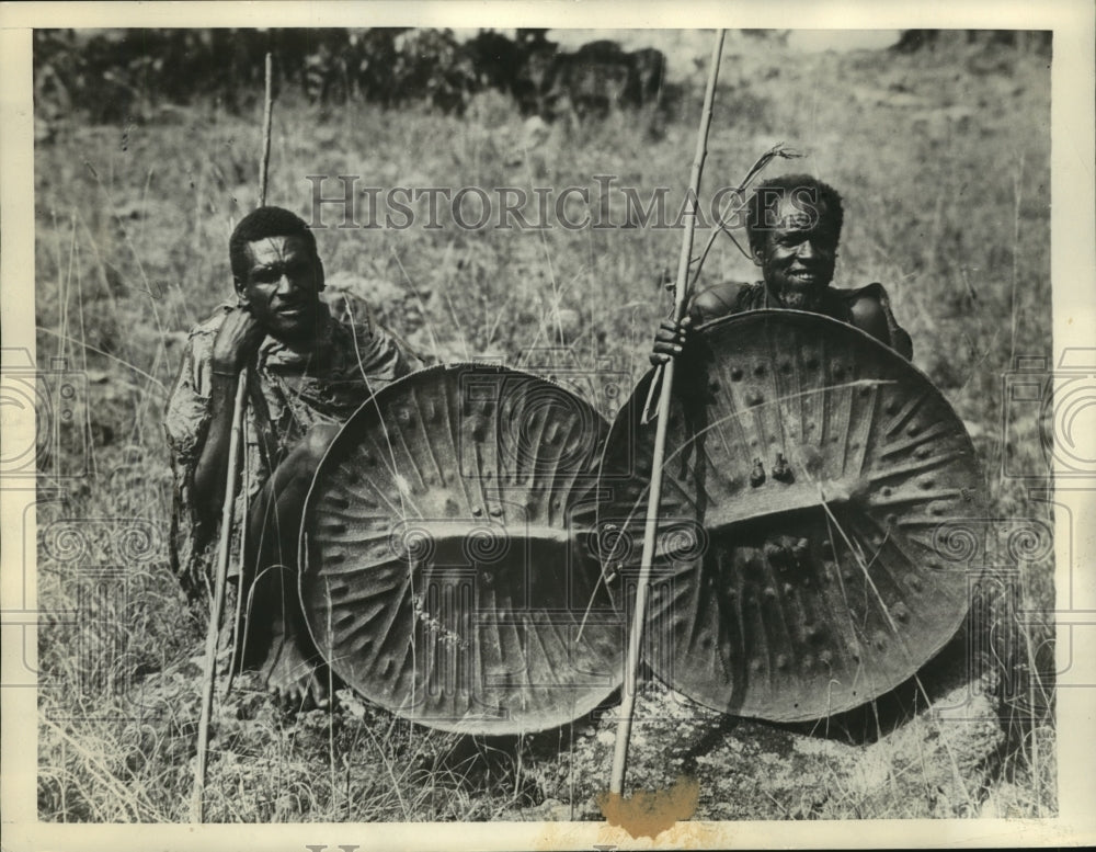 1935 Press Photo Ethiopian spearmen. - Historic Images
