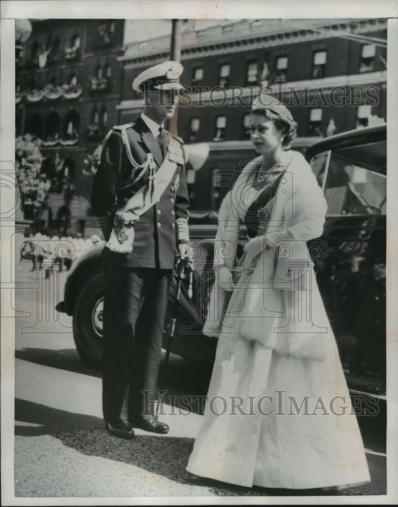 1954 Press Photo Queen Elizabeth and the duke of Edinburgh, Melbourne, Australia-Historic Images