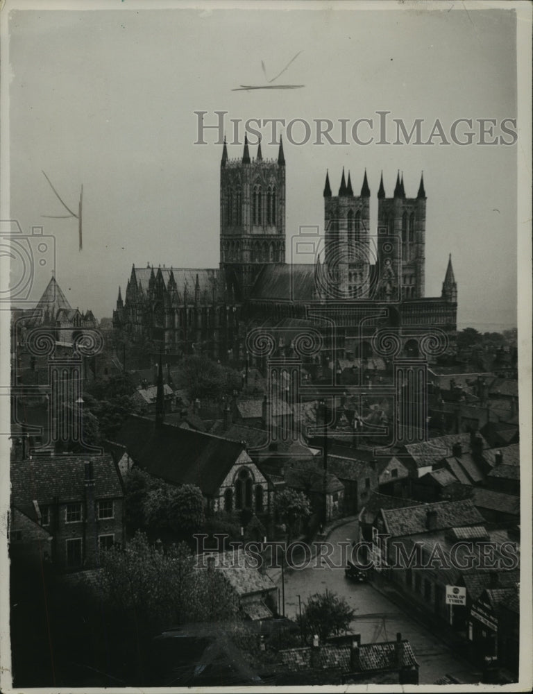 1934 Press Photo Lincoln's great triple towered pile cathedral - England- Historic Images