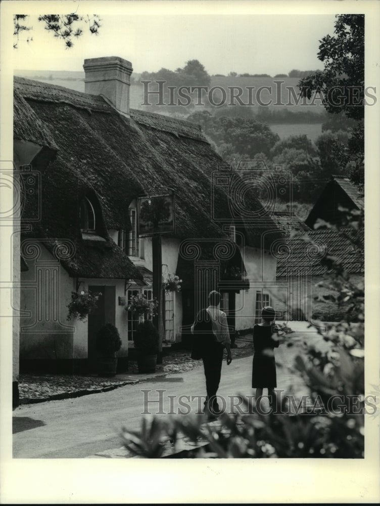 Press Photo England Pubs - mjx32883-Historic Images