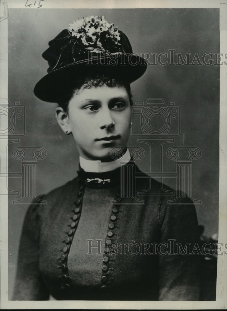 1935 Press Photo Early photograph of Queen Mary, London, England - mjx33117- Historic Images