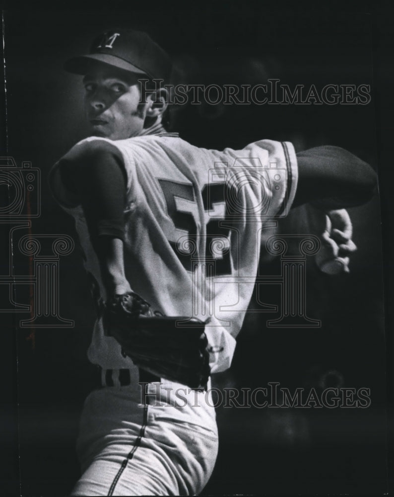 1971 Press Photo Milwaukee Brewers Rookie Pitcher Bill Parsons Mid-Pitch-Historic Images