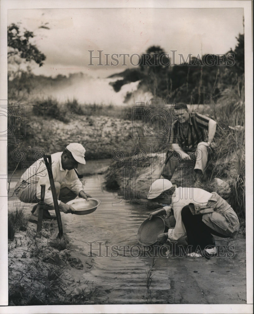 1953 Tourists Pan for Gold and Diamonds, Gran Sabana, Venezuela-Historic Images