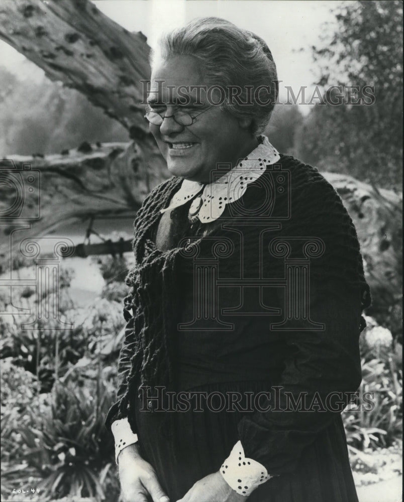 1967 Press Photo Jonathan Winters Plays Detective&#39;s Mother in &quot;Eight on the Lam&quot; - Historic Images