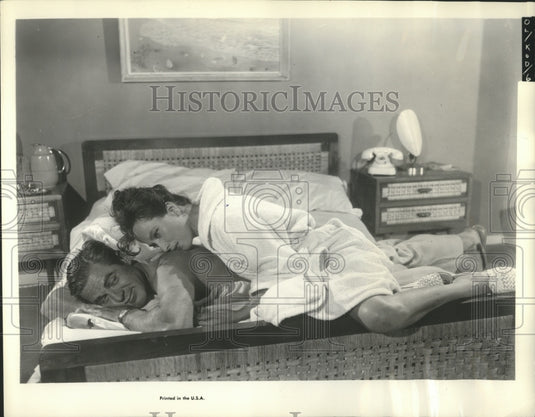 1963 Press Photo Merle Oberon, stars in "Of Love and Desire" - mjx33956-Historic Images
