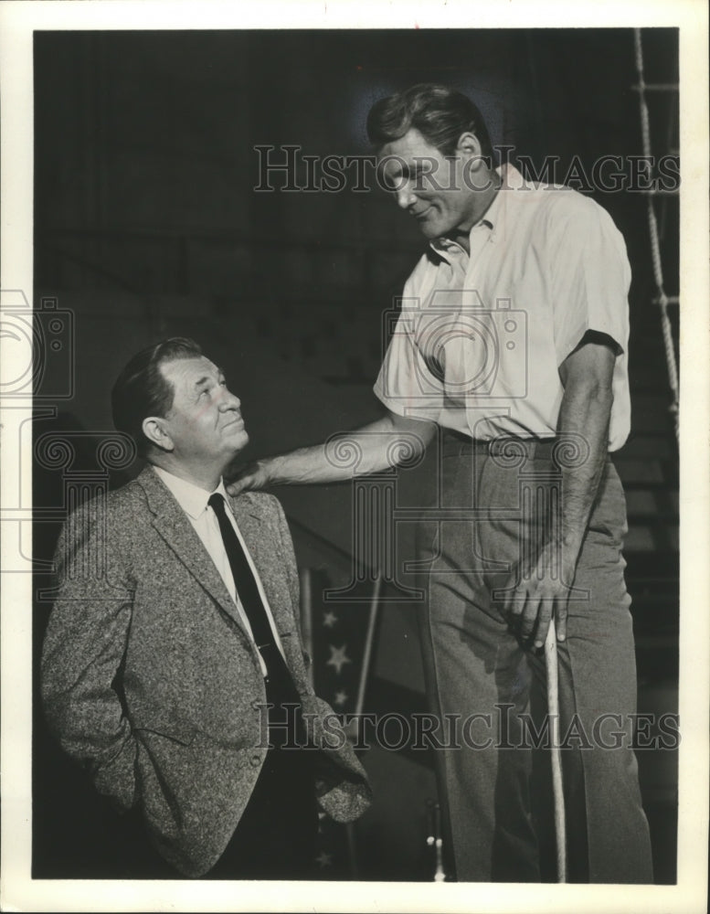 1964 Press Photo Jack Palance and Stuart Erwin in "The Hanging Man" - Historic Images