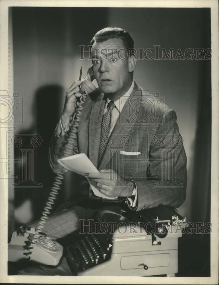 1964 Dennis O'Keefe portrays columnist in The Dennis O'Keefe Show.-Historic Images