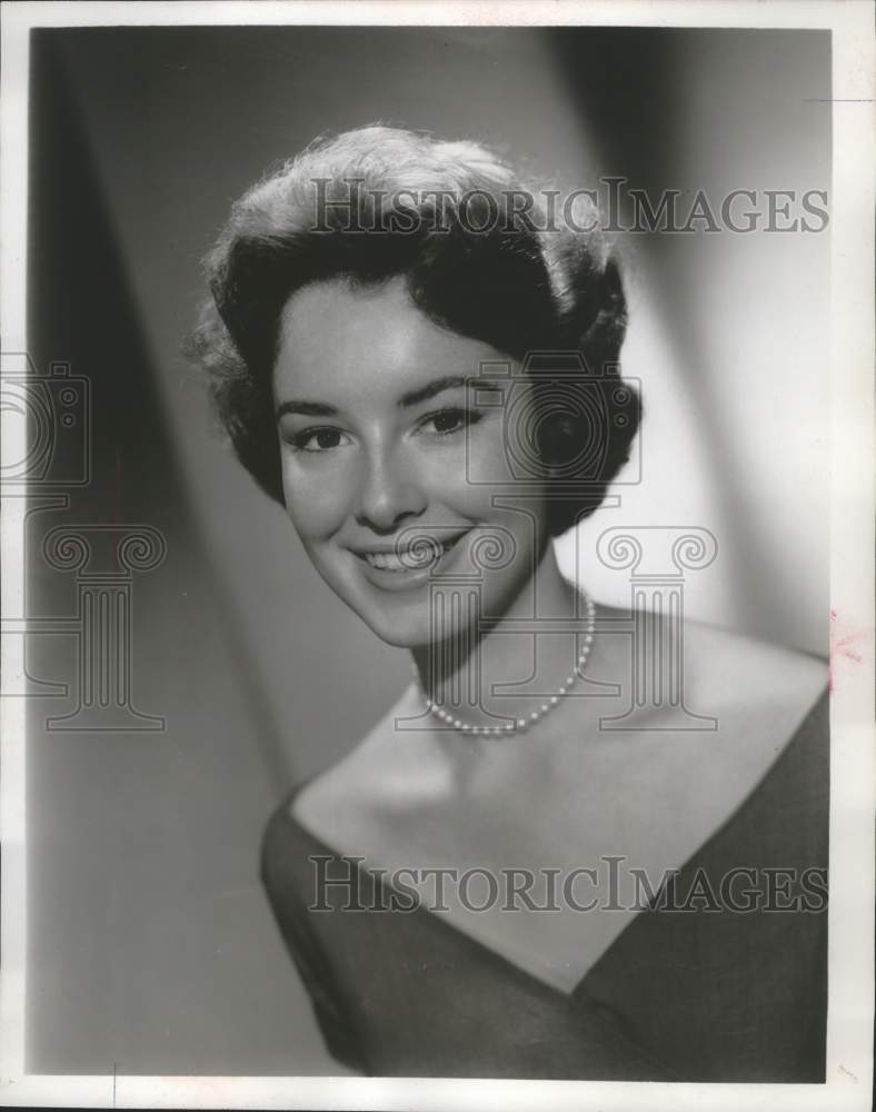 1960 Press Photo Actress Gigi Perreau of &quot;The Betty Hutton Show&quot; - Historic Images