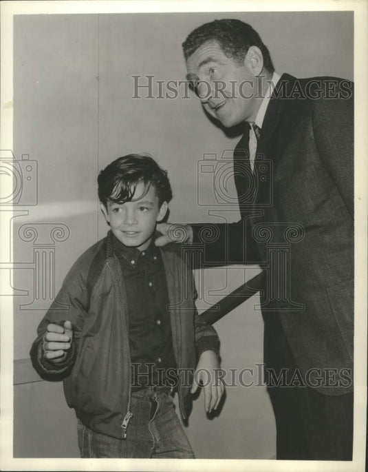 1962 Press Photo Roger Mobley and James Whitmore in "Th Law and Mr. Jones" - Historic Images